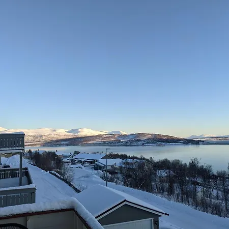 Loftsleilighet,havutsikt,balkong,gratis Parkering *