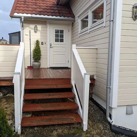 Loftsleilighet,havutsikt,balkong,gratis Parkering *