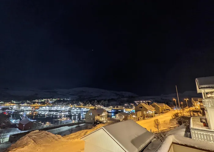 Loftsleilighet,havutsikt,balkong,gratis Parkering Lägenhet