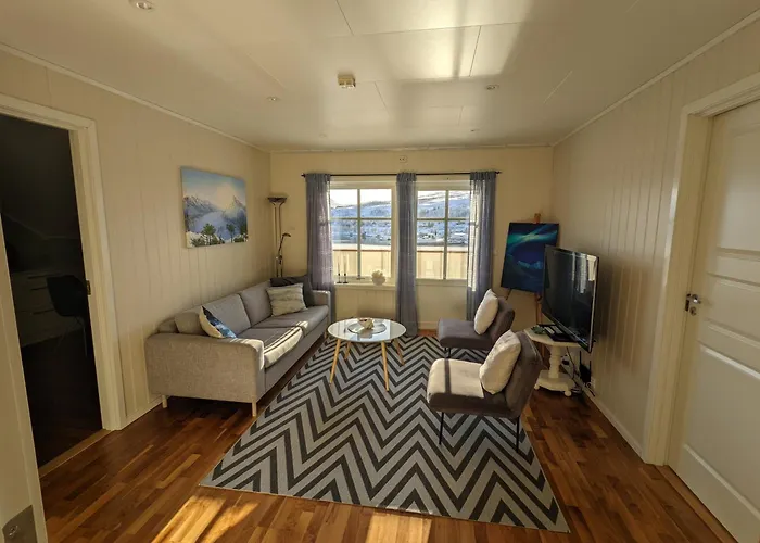 Appartement Loftsleilighet,havutsikt,balkong,gratis Parkering *