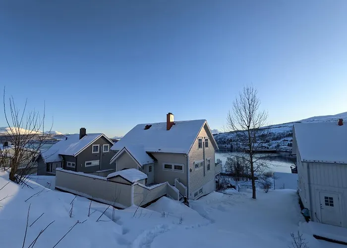 Loftsleilighet,havutsikt,balkong,gratis Parkering Lägenhet Tromsø