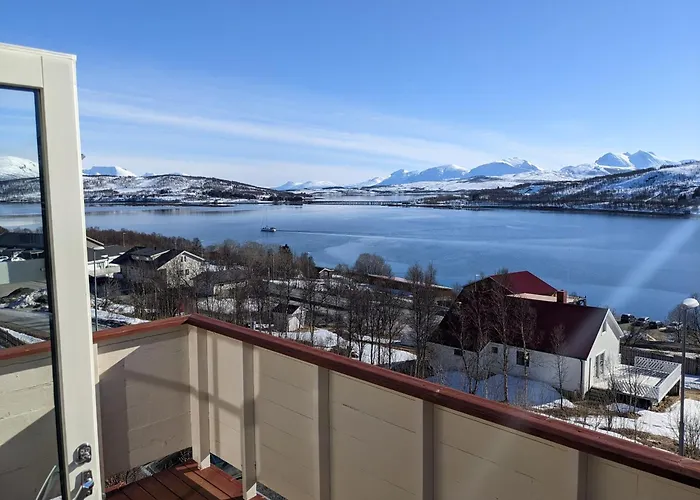 Appartement Loftsleilighet,havutsikt,balkong,gratis Parkering *
